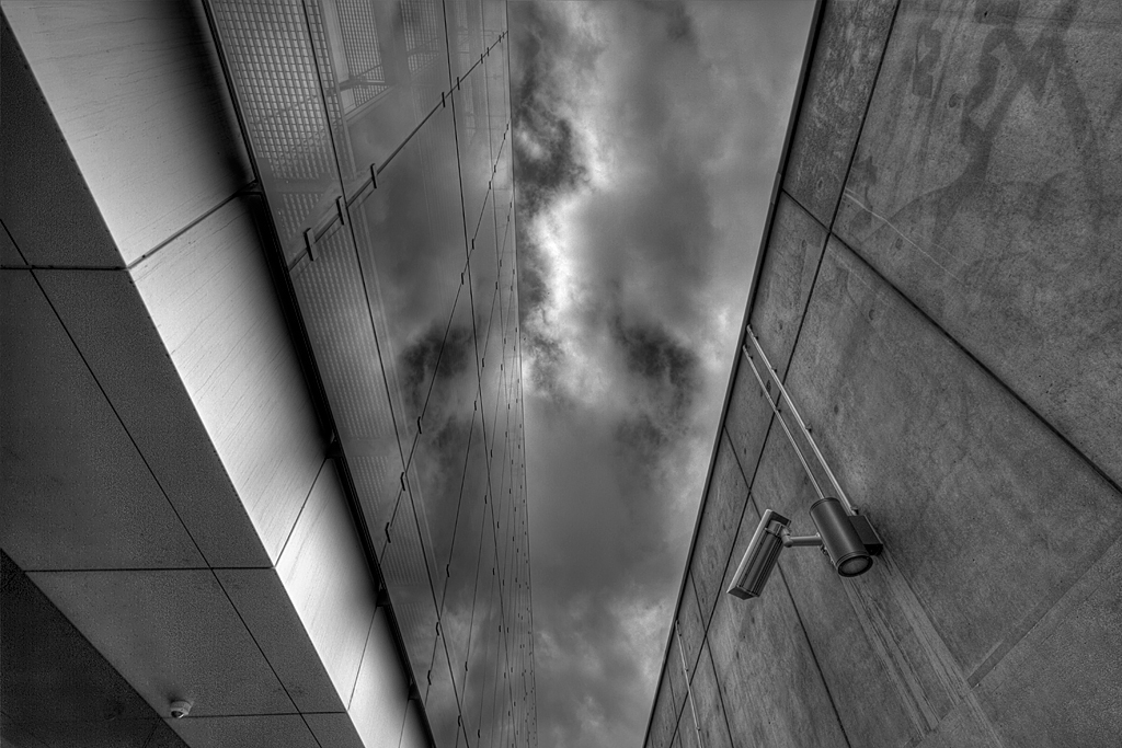 bern hauptbahnhof bern-city, bern, switzerland, urbanexploration, schwarz-weiss, bw, hdr hdri tonemapped